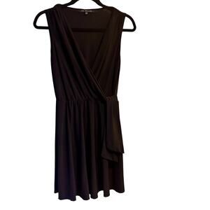 Nik and Nash Women's Size Medium Black Sleeveless FauxWrap V-Neck Dress